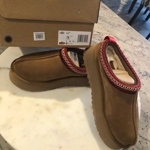 UGG Taz Chestnut